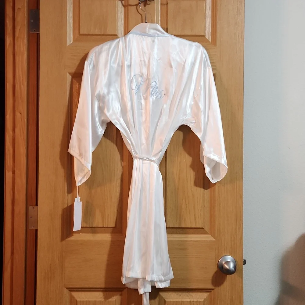 Bridal Robe - Picture 2 of 3